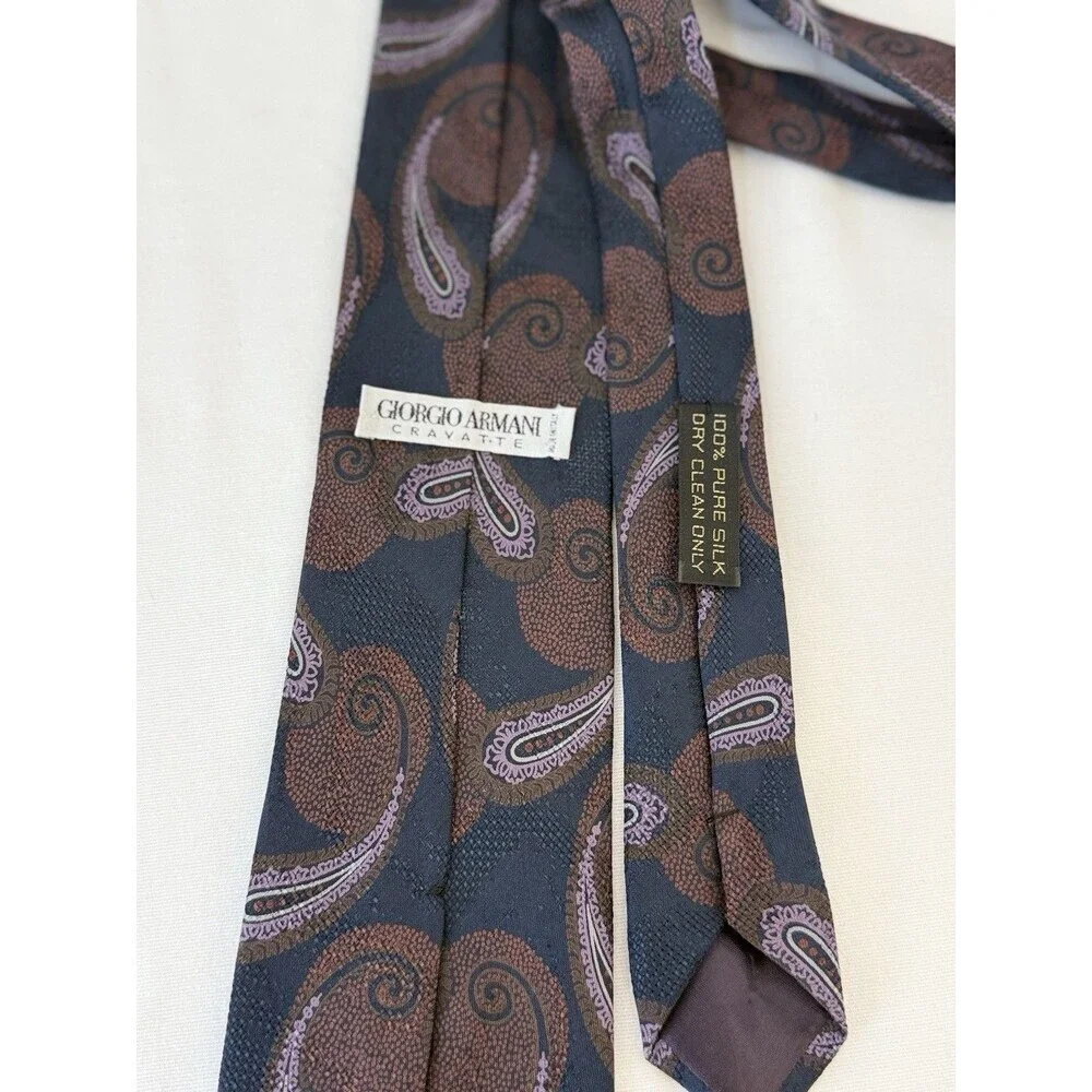 Giorgio Armani Cravatte Tie 100% Silk Navy Red‎ Paisley Print 3.5